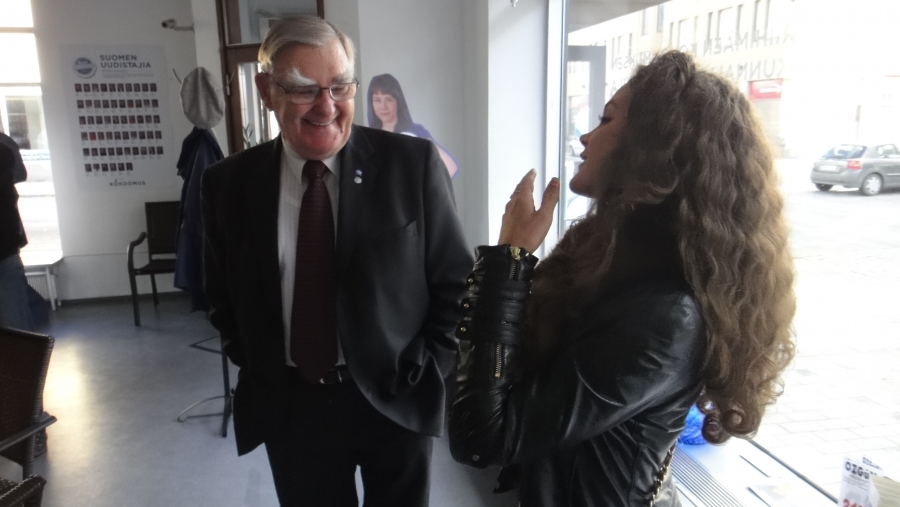 Derya Özgünilla muuten myös hienot kampanjasivut. Ne löytyy osoiteesta: www.derya.fi. Kurkatkaapa.